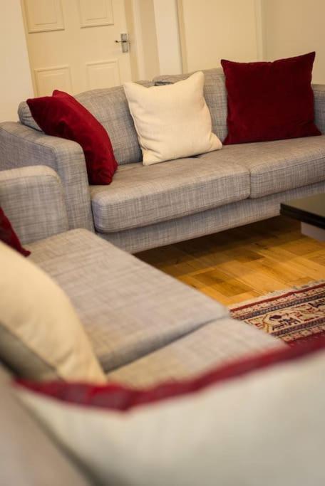 Self Catering , City Centre Apartment With Parking Edinburgh Dış mekan fotoğraf