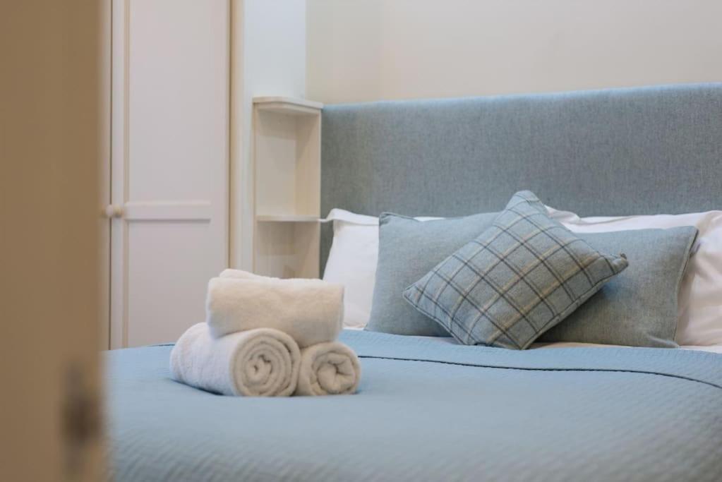 Self Catering , City Centre Apartment With Parking Edinburgh Dış mekan fotoğraf